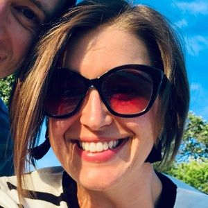 Meet your Posher, Devin